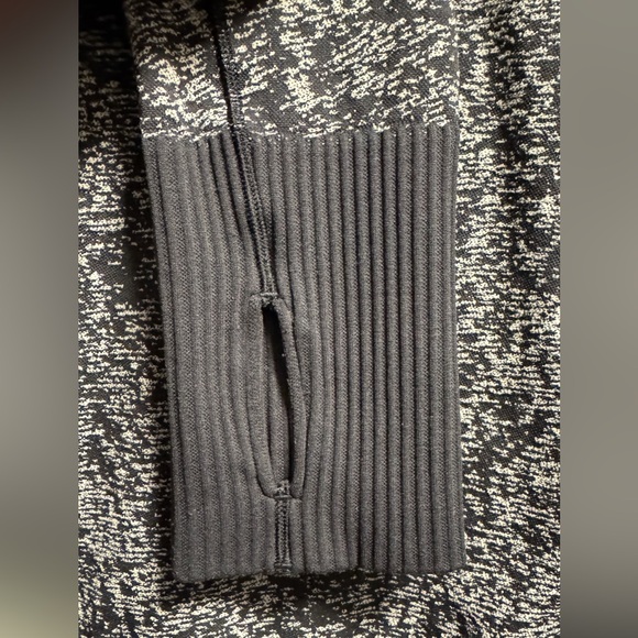 Lululemon Rest Less Pullover - Picture 7 of 7